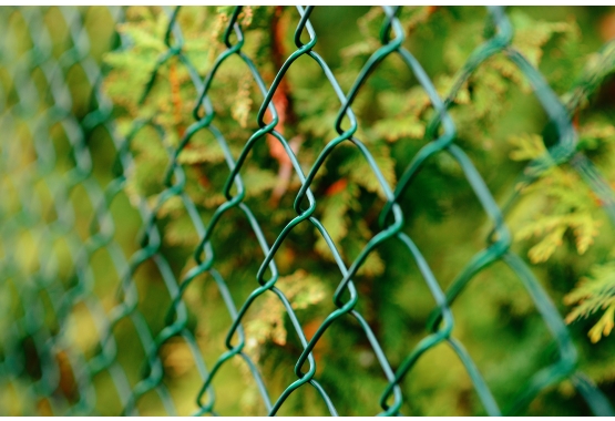 Accessories for the installation of chain link fences
